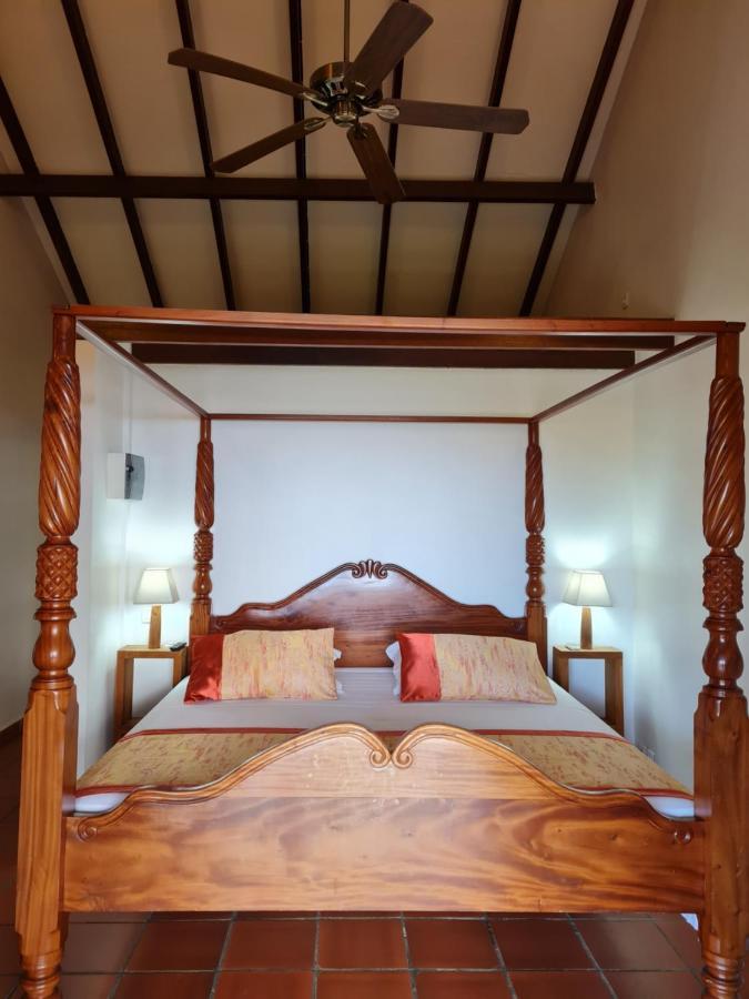 Chambre D'Hotes "Villa Rayon Vert" Deshaies Luaran gambar